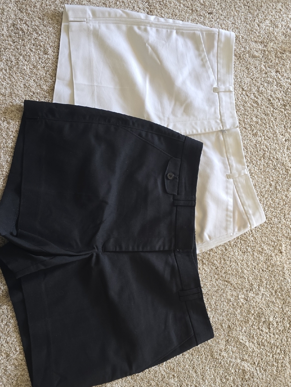 White House Black Market WHBM Tge 5" Short